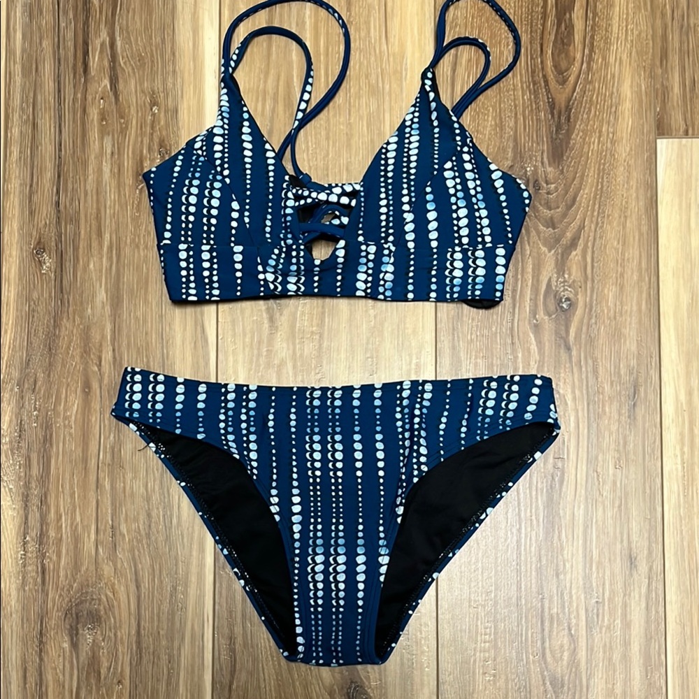 Cupshe Blue and White Bikini Set with Tie-Dye Pattern